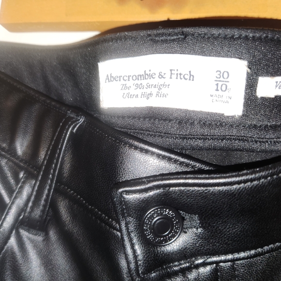 Vegan Leather 90s Straight Pant - Picture 3 of 4